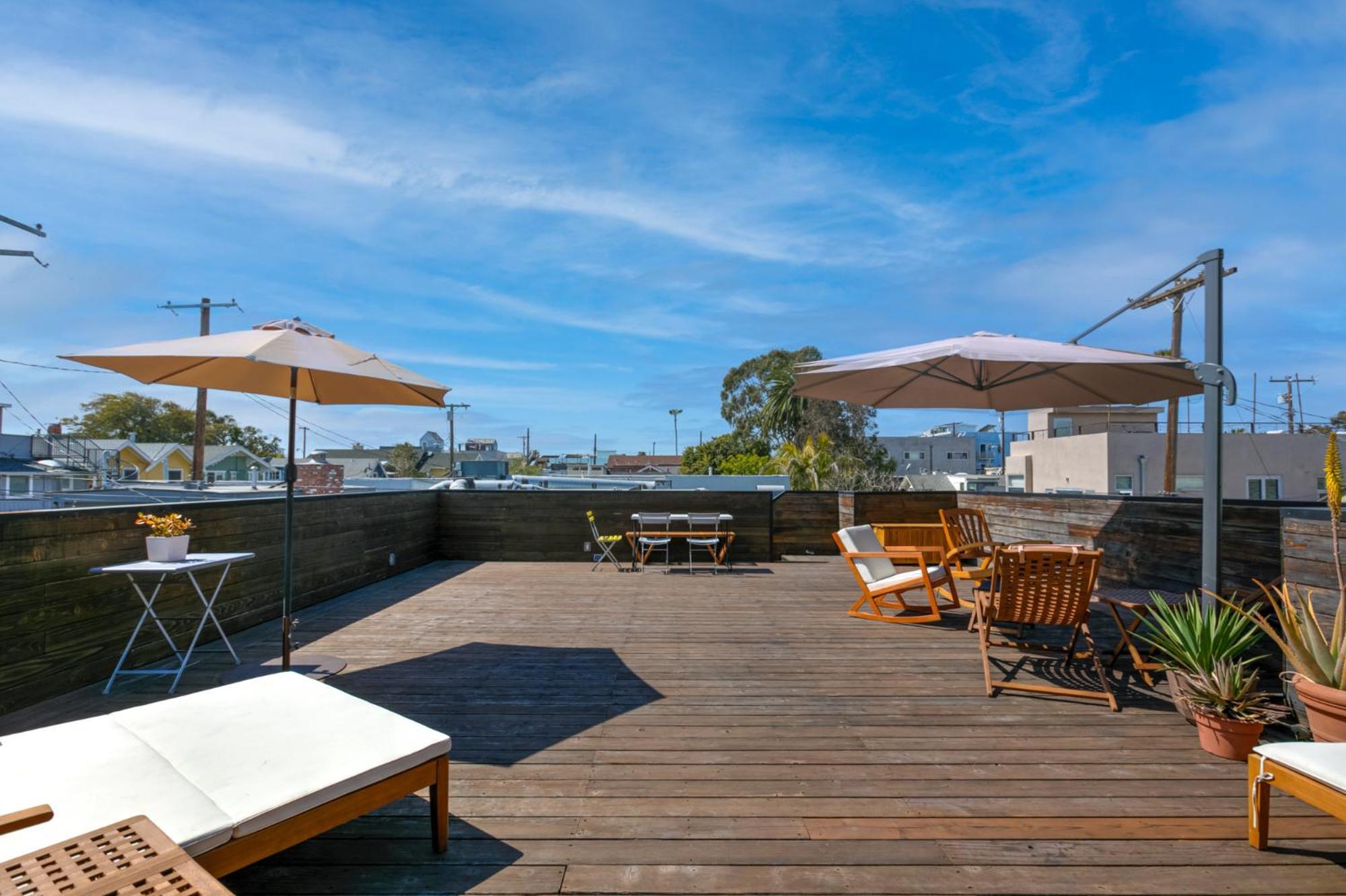 Venice By Artspace Locations Los Angeles