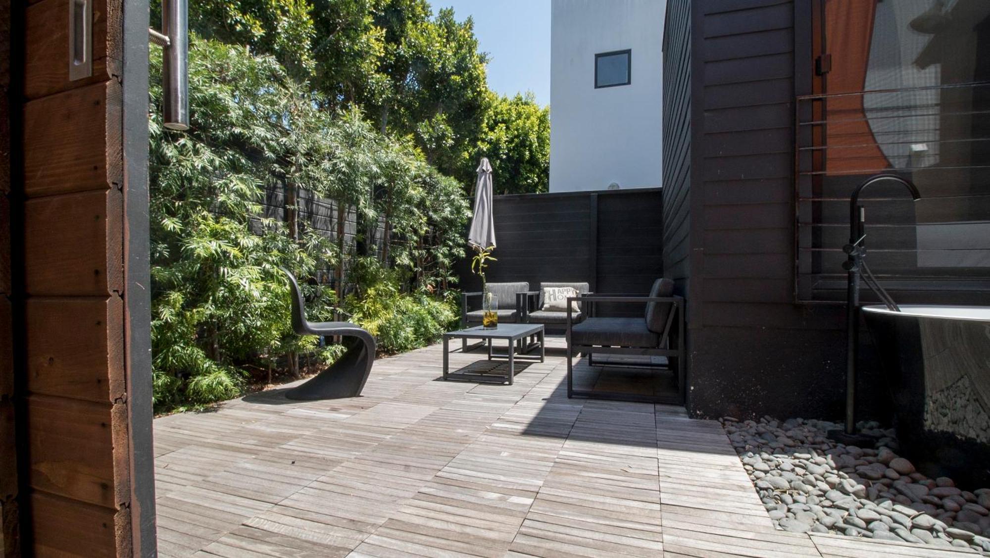 Venice By Artspace Locations * Los Angeles